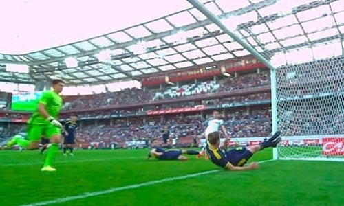 «Ничего круче уже не будет!». Одноклубник Зайнутдинова совершил два сумасшедших спасения в добавленное время. Видео