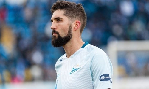 Защитник чемпиона России продолжит карьеру в клубе Бахтиярова