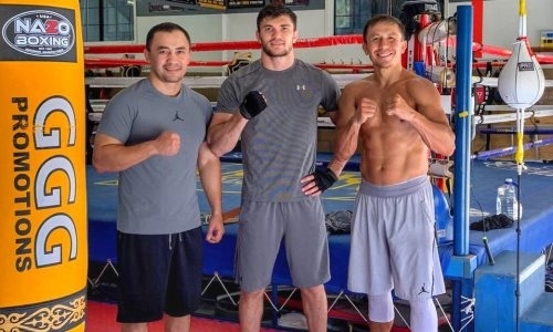 Головкин сделал напоминание болельщикам перед титульным боем и показал фото из зала