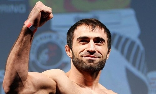 Российский файтер UFC побил американца с 23 победами в андеркарде Нурмагомедов — Порье. Видео
