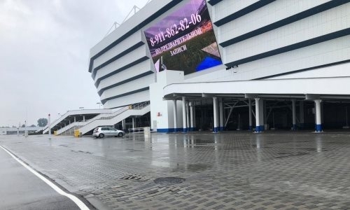 Ямы, бугры и бобры. Стадион, где пройдет матч Россия — Казахстан, проваливается?