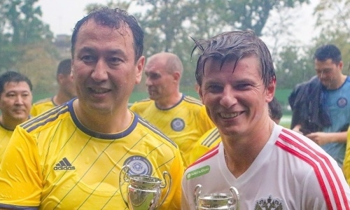 «Разделили приз лучшего игрока». Аршавин поделился совместной фотографией с генеральным секретарем КФФ