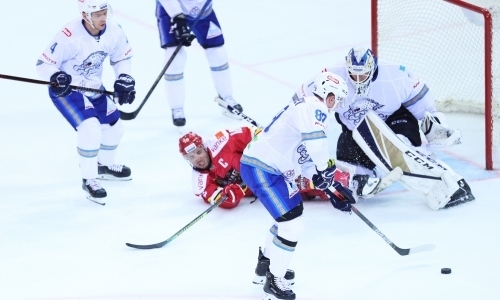 «Серьёзно досталось». КХЛ — о травме игрока «Барыса» и причинах неудач казахстанцев