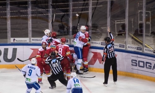 «Жёсткий хоккей, включающий в себя драки». КХЛ — о первой гостевой победе «Барыса»