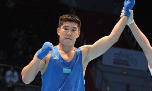 Первый казахстанский боксер отправил соперника в нокдаун и с победы стартовал на чемпионате мира-2019