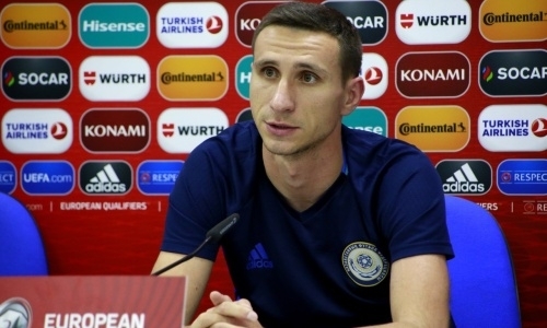 «Неправильно сыграли». Защитник сборной Казахстана назвал причины поражения от России