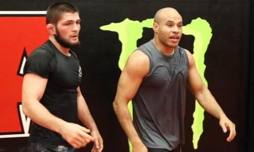 Вместо Фергюсона. Менеджер Нурмагомедова ошеломил именем следующего соперника