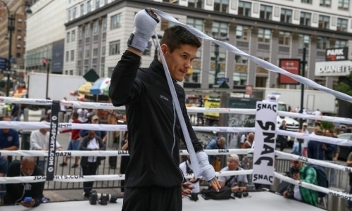 «Казахстанский золотой мальчик». Промоутер Елеусинова порадовался его победе нокаутом