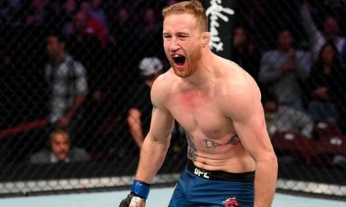 Главный бой турнира UFC Fight Night 158 завершился страшным нокаутом в первом раунде. Видео
