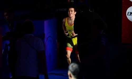 «Думал, что золотая медаль уже в кармане». Казахстанский борец рассказал, как проиграл финал ЧМ в Нур-Султане