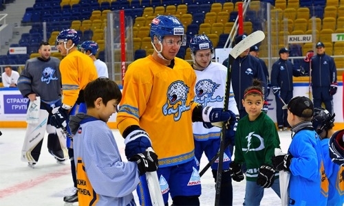 «Барыс» провёл встречу с маленькими хоккеистами
