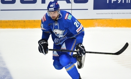 «Нас мало, но мы в тельняшках». Защитник «Барыса» прокомментировал накалившиеся страсти в матче с «Трактором»