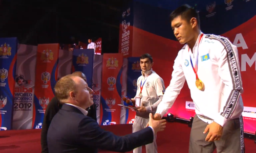 Единственный золотой призер ЧМ-2019 по боксу из Казахстана назвал творцов своей победы