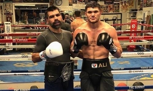 Экс-партнер Головкина по залу сенсационно побил экс-чемпиона мира в невероятно зрелищной схватке. Видео полного боя