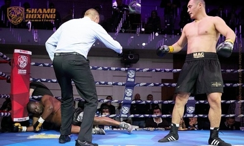 «Сказал, что я — новый чемпион мира!» Казахстанский супертяж — о победе нокаутом над 146-килограммовым боксером