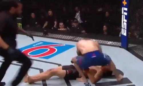 Не для слабонервных. В Сети появилось видео страшного нокаута на турнире UFC