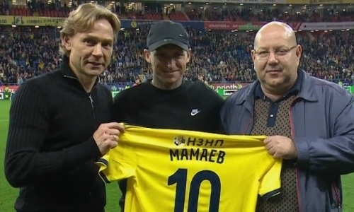 Клуб Зайнутдинова официально представил освобожденного по УДО футболиста сборной России. Видео