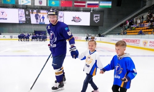 Фоторепортаж с матча ВХЛ «Торпедо» — «Рубин» 1:2