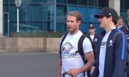 Видео прилета «Барыса» в Алматы для выездных матчей КХЛ