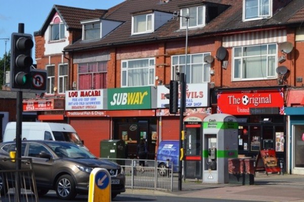 «Добро пожаловать на „Олд Траффорд“». Как живет Манчестер перед матчем «МЮ» — «Астана»