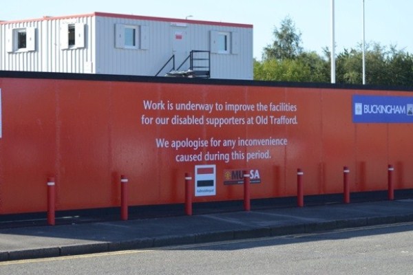 «Добро пожаловать на „Олд Траффорд“». Как живет Манчестер перед матчем «МЮ» — «Астана»