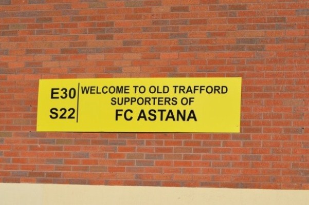 «Добро пожаловать на „Олд Траффорд“». Как живет Манчестер перед матчем «МЮ» — «Астана»