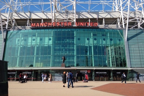«Добро пожаловать на „Олд Траффорд“». Как живет Манчестер перед матчем «МЮ» — «Астана»