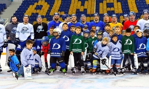 Видео с встречи «Барыса» с маленькими хоккеистами