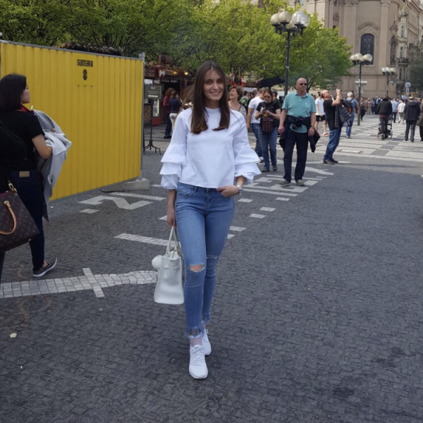 «В Шымкенте на матчи приходят больше людей, чем в Чехии». Жена легионера «Ордабасы» о переезде в Казахстан и впечатлениях от страны