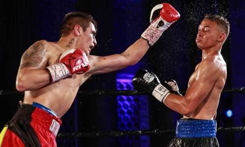 Брат легендарного чемпиона мира трижды отправил в нокдаун и нокаутировал мексиканца за две минуты. Видео