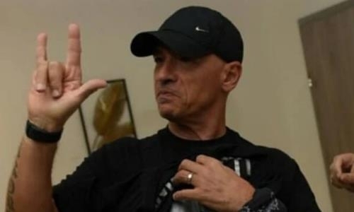 «Только черно-белый!». Перед игрой с «Астаной» «Партизан» поддержал легендарный музыкант