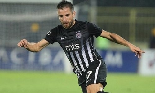 «„Партизан“ всегда играет на победу». Зоран Тошич рассказал о проблемах с перелетом, синтетикой и об отношениях с лидером «Астаны»