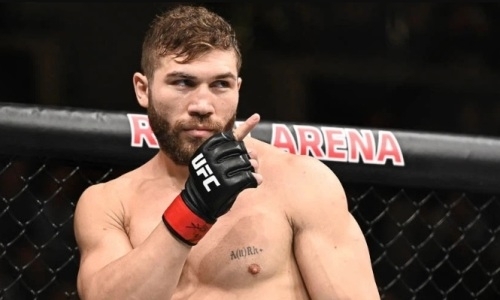 Боец UFC в 13 боях из 15 победил в первом раунде. Видео очередного быстрого нокаута
