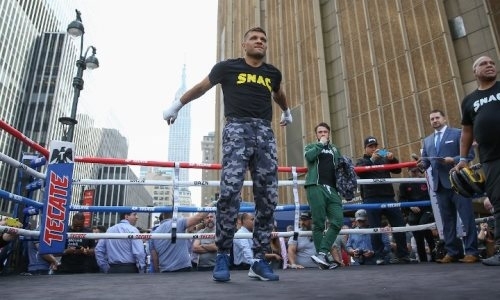 «Как будто специально создан». Мексиканский эксперт оценил шансы Деревянченко победить Головкина