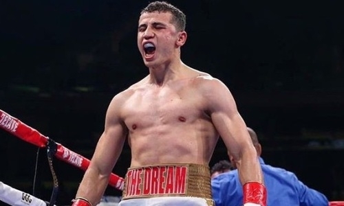 Узбекский «монстр» нокаутом защитил пояс WBA в андеркарде Головкин — Деревянченко