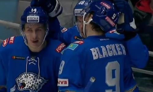 Старченко забил красивый гол, убрав на замахе вратаря. Видео