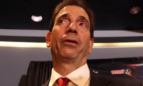 Стали известны новые подробности болезни Головкина перед боем с Деревянченко и был ли он под угрозой срыва