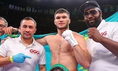 «Финиширует за минуту!». В DAZN восхищены нокаутом казахстанского чемпиона WBC
