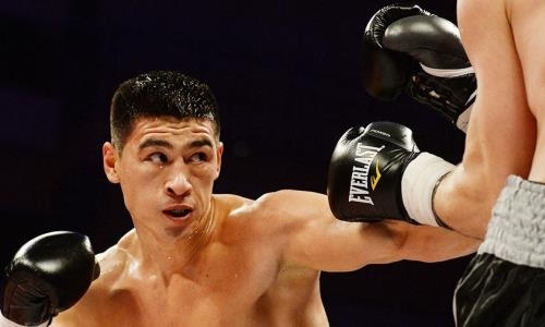 «Фанат Головкина» Бивол защитил титул чемпиона мира в бою против Ленина с нокдауном