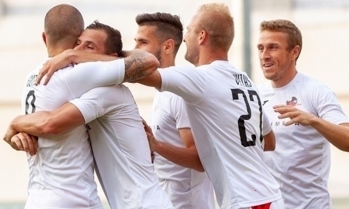 Европейский клуб казахстанского тренера одержал волевую победу и продлил победную серию до 11 матчей