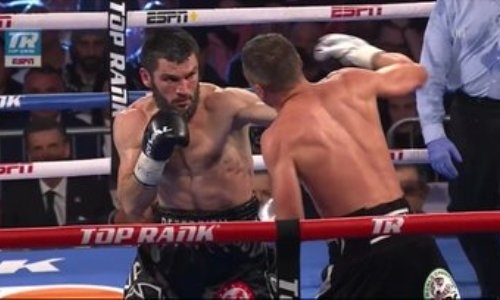 Видео титульного боя Бетербиев — Гвоздик с тремя нокдаунами и нокаутом украинца