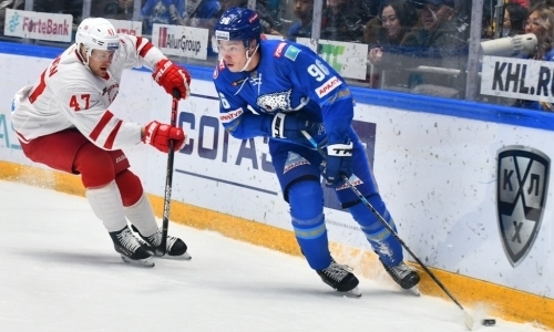 Игрок «Витязя» хотел устроить взбучку форварду «Барыса» и заработал нелепое удаление. Видео