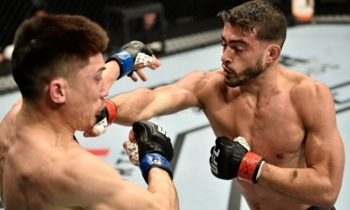 «Зохан» двумя убойными ударами с правой нокаутировал бойца UFC. Видео