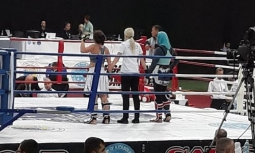Казахстанка дралась на чемпионате мира в хиджабе и привлекла к себе особое внимание