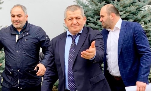 Отец Нурмагомедова резко отреагировал на слова Макгрегора о трусливых дагестанцах