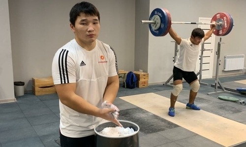 Казахстан завоевал первое «золото» на чемпионате Азии по тяжелой атлетике