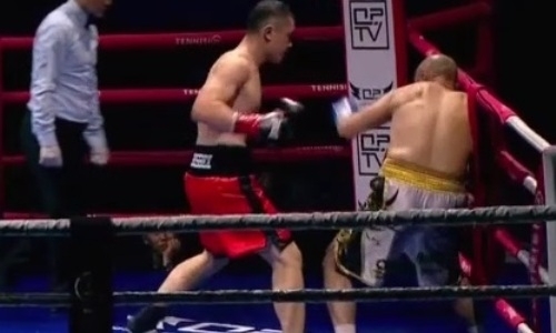 Трехкратный чемпион Казахстана за минуту отправил в нокдаун и нокаутировал узбека