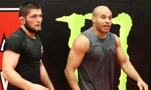Менеджер Хабиба Нурмагомедова оказался в центре скандала на турнире Bellator. Видео