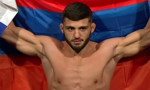 Соперник «Барыса» в КХЛ взял на работу бойца UFC