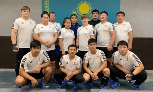 100 из 100: Все казахстанцы вернулись с медалями с ЧА-2019 по тяжелой атлетике